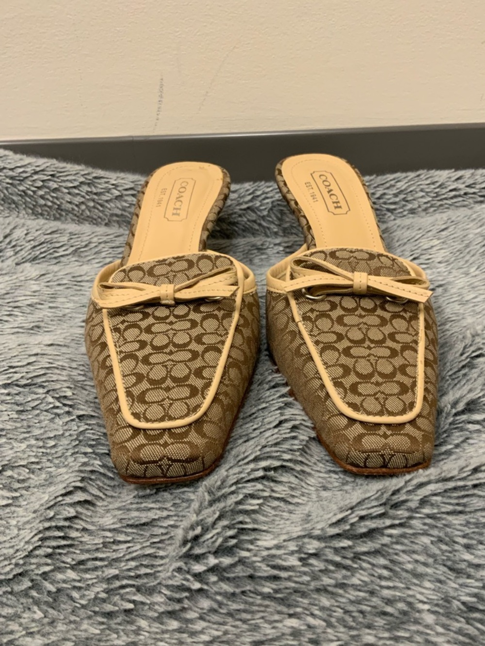 COACH Brown Signature Canvas Bow-Accent Slip-On - Picture 2 of 8
